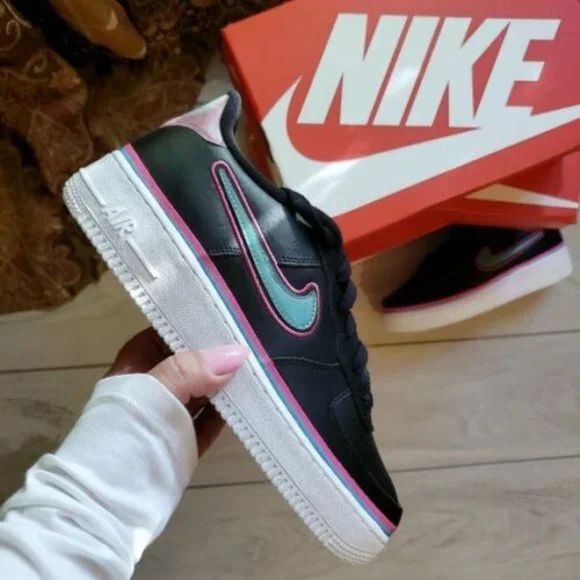 Nike Air Force 1 - Picture 1 of 7